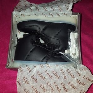 Kids Black LED Shoes. Size: 12